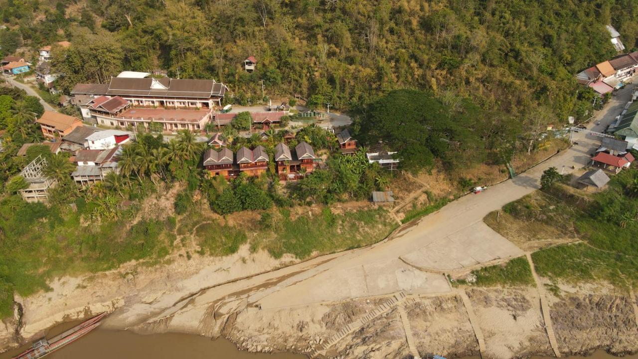 Mekong Riverside Lodge Muang Pakbèng Exterior foto