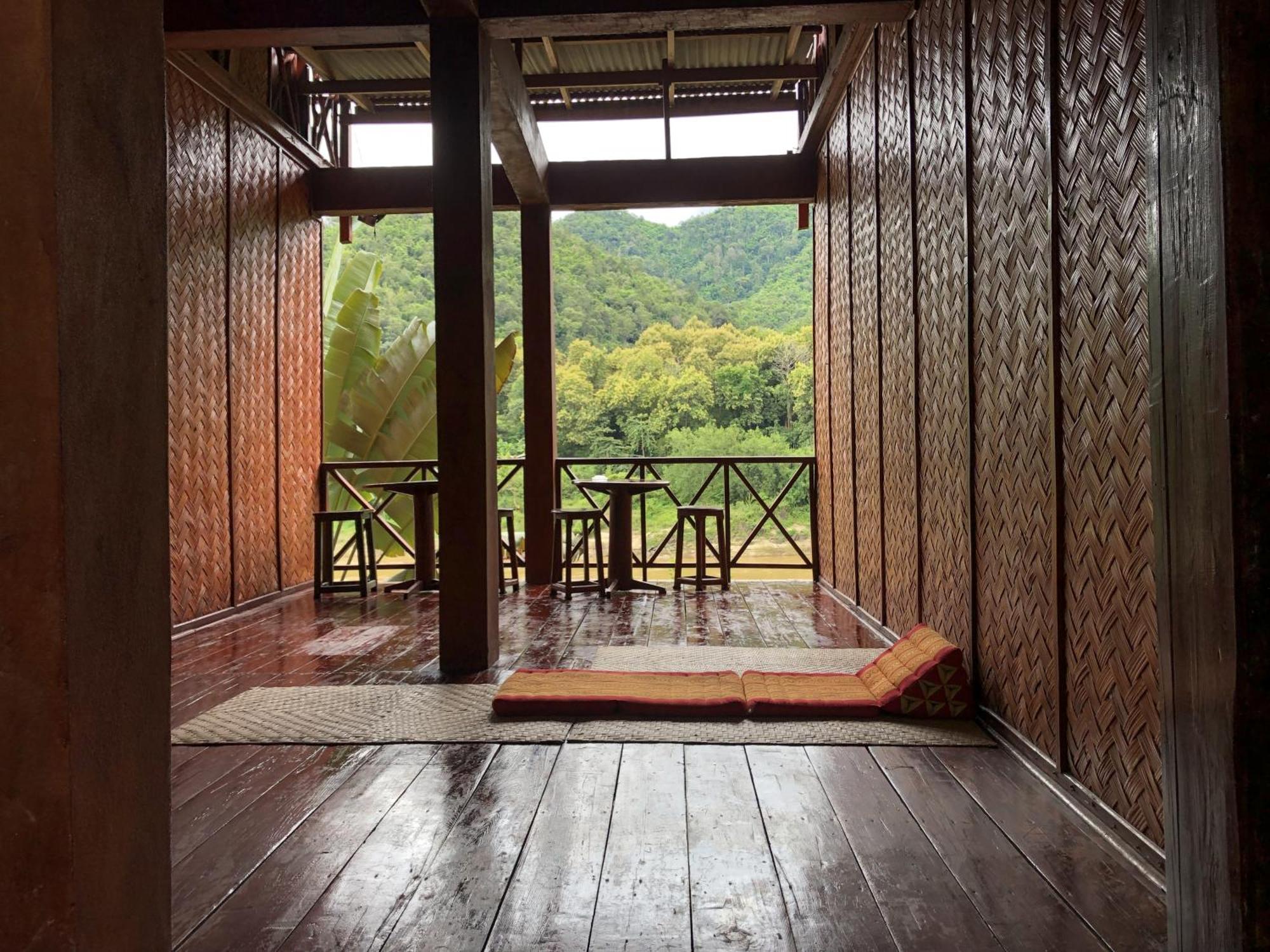 Mekong Riverside Lodge Muang Pakbèng Exterior foto